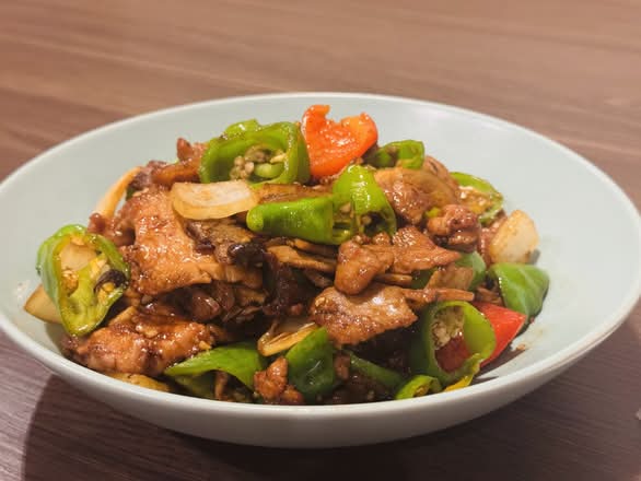 Stir Fried Pork with Green Peppers (辣椒小炒肉)